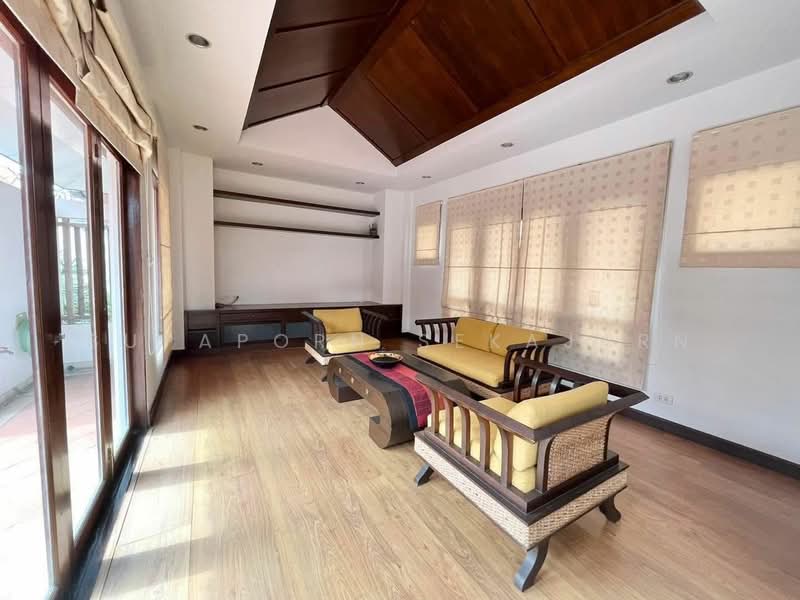 หมู่บ้านอบอุ่น, Nonthaburi, Bang Yai, Nonthaburi, 5 Bedrooms, 300 sqm, Single Detached House For Rent, by Supaporn Sekajarn, 10395625 - DDproperty.com