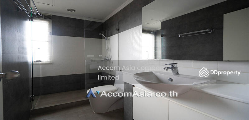 Perfect life in Bangkok