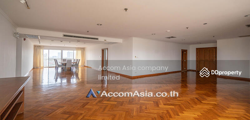 Perfect life in Bangkok