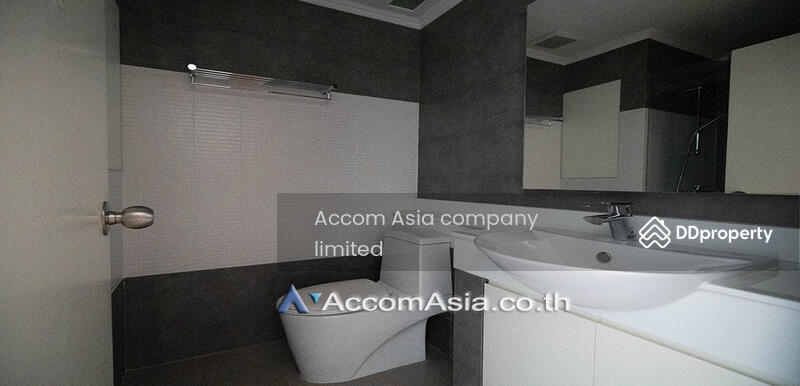 Perfect life in Bangkok