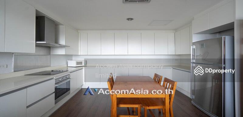 Perfect life in Bangkok