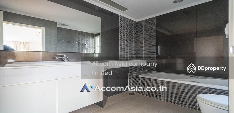 Perfect life in Bangkok