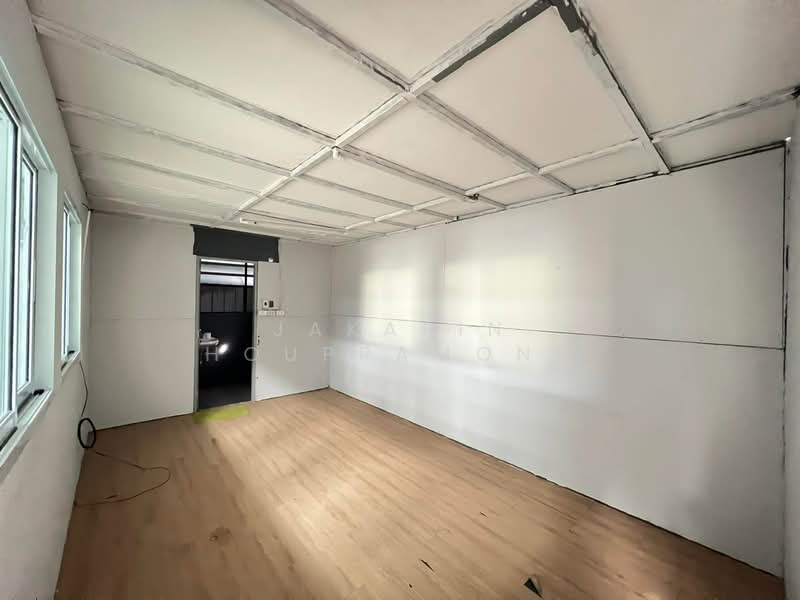 ให้เช่าโกดัง โพธิ์แก้ว,ลาดพร้าว 101 เขตบางกะปิ กรุงเทพ พื้นที่ 220 ตร.ม., Bangkok, Khlong Chan, Bang Kapi, Bangkok, , 220 sqm, Warehouse/Factory For Rent, by Jakarin Houpramong, 10515908 - DDproperty.com