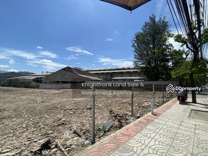 For Sale - ขายที่ดิน 13-2-18 ไร่ ติดถนนรามอินทรา ใกล้กับรถไฟฟ้าสถานีลาดปลาเค้า เขตบางเขน, Bangkok