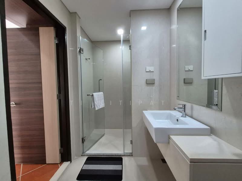 Le Luk Condominium, Bangkok, 1599 291 Sukhumvit Rd, Phra Kanong Nua, Watthana, Bangkok, 1 Bedroom, 47 sqm, Condo For Rent, by Ti Nitipat, 10560327 - DDproperty.com