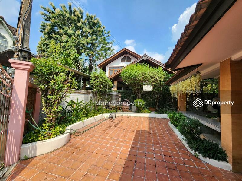 For Sale - Townhouse for sale, Chuan Chuen Village, Prachachuen Soi 30, Bang Sue District., Bangkok