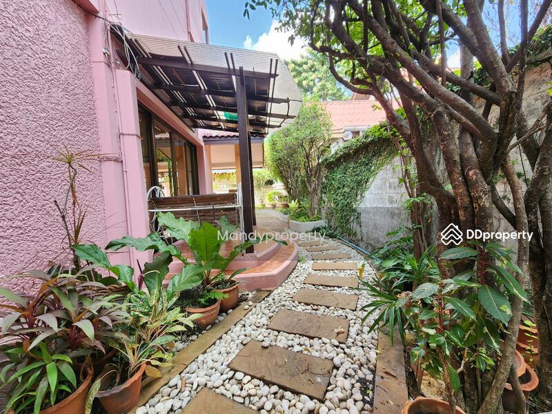 For Sale - Townhouse for sale, Chuan Chuen Village, Prachachuen Soi 30, Bang Sue District., Bangkok