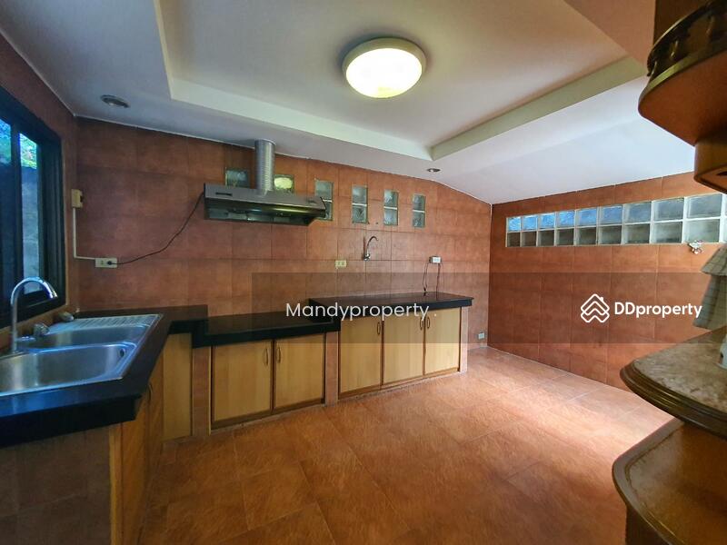 For Sale - Townhouse for sale, Chuan Chuen Village, Prachachuen Soi 30, Bang Sue District., Bangkok