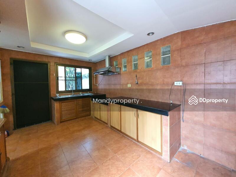 For Sale - Townhouse for sale, Chuan Chuen Village, Prachachuen Soi 30, Bang Sue District., Bangkok