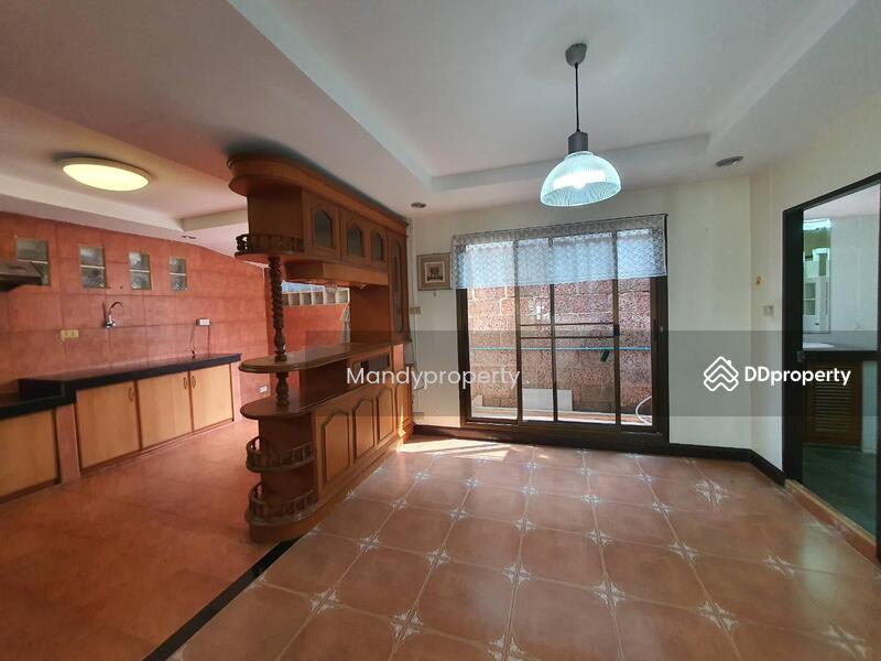 For Sale - Townhouse for sale, Chuan Chuen Village, Prachachuen Soi 30, Bang Sue District., Bangkok