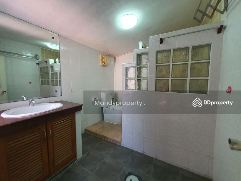 For Sale - Townhouse for sale, Chuan Chuen Village, Prachachuen Soi 30, Bang Sue District., Bangkok