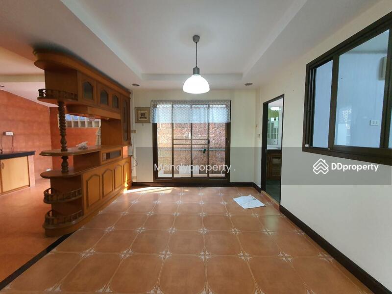 For Sale - Townhouse for sale, Chuan Chuen Village, Prachachuen Soi 30, Bang Sue District., Bangkok
