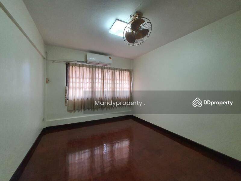 For Sale - Townhouse for sale, Chuan Chuen Village, Prachachuen Soi 30, Bang Sue District., Bangkok