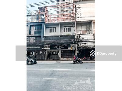 ขาย - ขายอาคารพาณิชย์ ถนนเอกมัย พร้อมผู้เช่า, กรุงเทพ