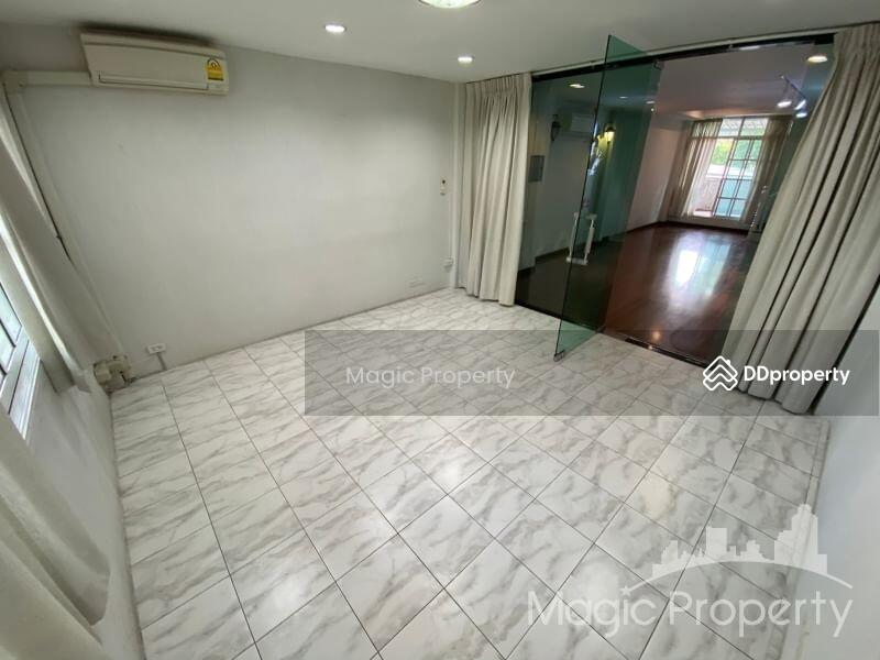 Commercial Building Sukhumvit 63 For Sale Near BTS Ekkamai, Bangkok, Khlong Tan Nua, Watthana, Bangkok, , 280 sqm, Shophouse For Sale, by Magic Property, 10574594 - DDproperty.com