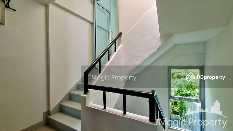 For Sale - Commercial Building on Ratchadaphisek Road 2 Buildings For Sale, Bangkok
