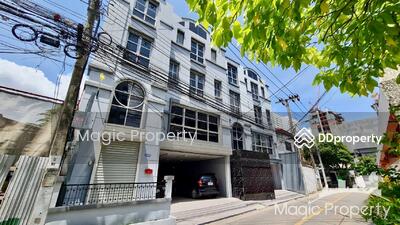 ขาย - ขายอาคารพาณิชย์ บน ถนนรัชดาภิเษก แขวงจันทรเกษม เขตจตุจักร กทม., กรุงเทพ