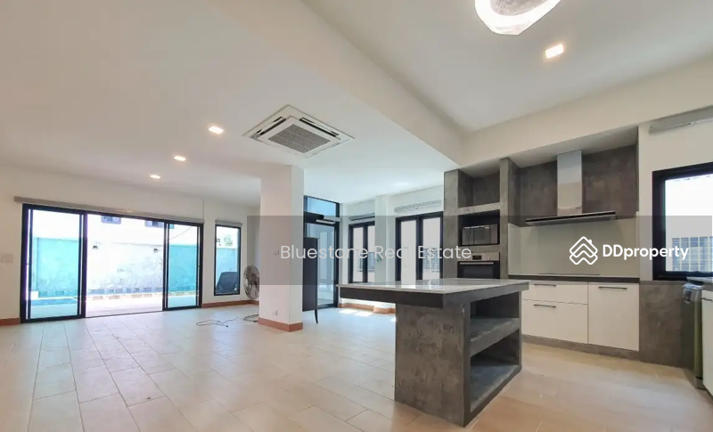 Luxury Townhouse With Private Pool, Bangna, Bangkok, Bangkok, Bang Na, Bang Na, Bangkok, 4 Bedrooms, 450 sqm, Townhouse For Rent, by Thiti Boonchurn, 10575751 - DDproperty.com