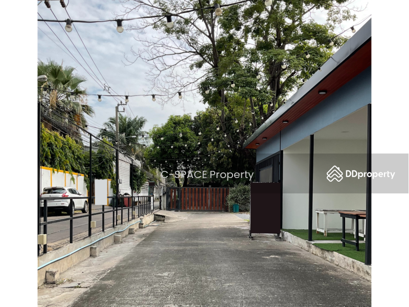 For Rent - Selling space for rent / goods / food near BTS Udomsuk, Bangkok