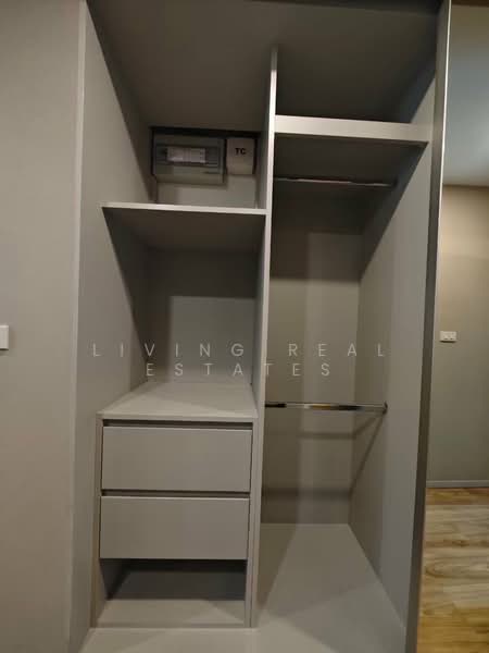 Blossom Condo @ Sathorn-Charoenrat : บลอสซั่ม คอนโด สาทร-เจริญราษฎร์, กรุงเทพ, ถนนเจริญราษฎร์, ทุ่งวัดดอน, สาทร, กรุงเทพ, 30 ตร.ม., คอนโด ให้เช่า, โดย Living Real Estates, 10638539 - DDproperty.com