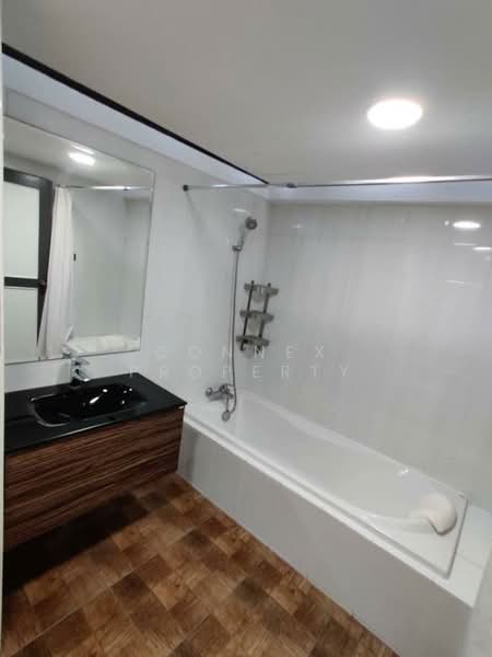 Supalai Place Sukhumvit 39, Bangkok, 175-179 Soi Sukhumvit 39 Sukhumvit Road, Khlong Tan Nua, Watthana, Bangkok, 3 Bedrooms, 120 sqm, Condo For Sale, by Connex Property, 10644247 - DDproperty.com