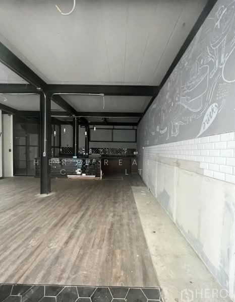 For Rent Bangkok Retail Sathorn BTS Saint Louis Sathorn BRE18645, กรุงเทพ, ยานนาวา, สาทร, กรุงเทพ, 240 ตร.ม., พื้นที่ขายของ ให้เช่า, โดย Hero Realtor Co., Ltd., 10646337 - DDproperty.com