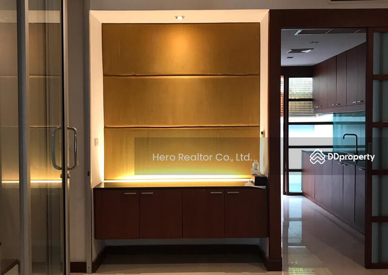 Bangkok Home Office Sukhumvit BTS Phrom Phong BRE18689, Bangkok, Khlong Tan Nua, Watthana, Bangkok, 3 Bedrooms, 400 sqm, Townhouse For Rent, by Hero Realtor Co., Ltd., 10649647 - DDproperty.com