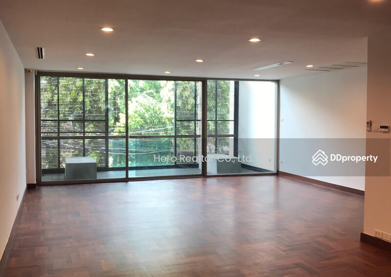 Bangkok Home Office Sukhumvit BTS Phrom Phong BRE18689, Bangkok, Khlong Tan Nua, Watthana, Bangkok, 3 Bedrooms, 400 sqm, Townhouse For Rent, by Hero Realtor Co., Ltd., 10649647 - DDproperty.com