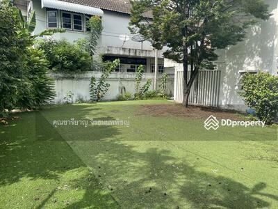 ขาย - ขายที่ดินซอยเอกมัย 22 เนื้อที่ 323 ตารางวา ทำเลดีมาก ห่างจากถนนใหญ่เพียง 300 เมตร เหมาะสร้างคอนโด, กรุงเทพ