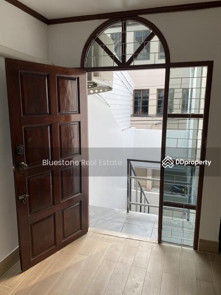 Townhouse, 2 Minute Walk To BTS Phra Khanong, Bangkok, Phra Kanong, Khlong Toei, Bangkok, , 300 sqm, Office Space For Rent, by Thiti Boonchurn, 10652138 - DDproperty.com