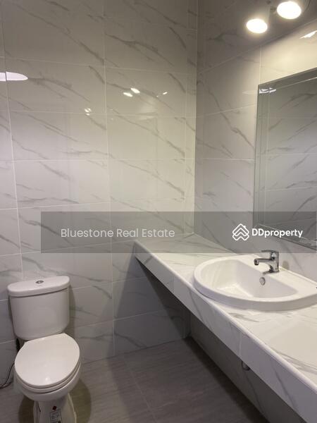 Townhouse, 2 Minute Walk To BTS Phra Khanong, Bangkok, Phra Kanong, Khlong Toei, Bangkok, , 300 sqm, Office Space For Rent, by Thiti Boonchurn, 10652138 - DDproperty.com