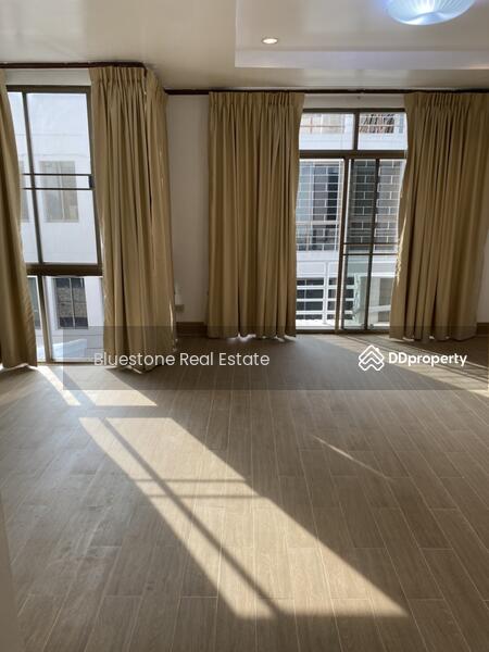 Townhouse, 2 Minute Walk To BTS Phra Khanong, Bangkok, Phra Kanong, Khlong Toei, Bangkok, , 300 sqm, Office Space For Rent, by Thiti Boonchurn, 10652138 - DDproperty.com