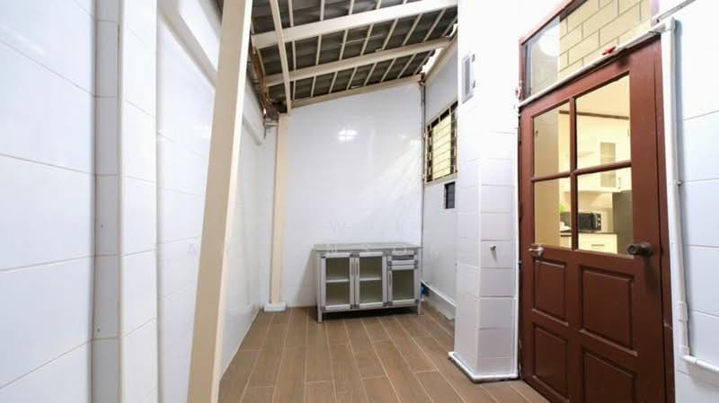 ทาวน์เฮ้าส์ 3 ชั้น ซอยสุขุมวิท 44/2, Bangkok, Phra Kanong, Khlong Toei, Bangkok, 3 Bedrooms, 250 sqm, Townhouse For Rent, by Amwika Karoonsombat, 10655093 - DDproperty.com