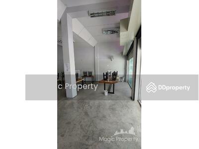 ขาย - อาคารพานิชย์ บนถนนรามคำแหง, กรุงเทพ