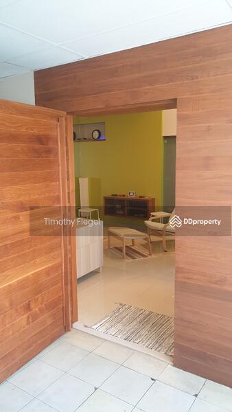 Suphawadee Tower, Bangkok, Soi Mittanan, Tanon Nakorn Chaisri, Dusit, Bangkok, 1 Bedroom, 50 sqm, Condo For Rent, by Timothy Flegel, 10672267 - Entrance from hallway - DDproperty.com