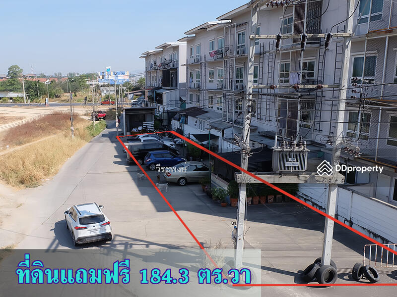 ขาย - ขาย อาคารพาณิชย์ 3 ชั้นครึ่ง 2 คูหา ติดถนนมอเตอร์เวย์ ใกล้แยกหนองยายบู่ ศรีราชา, ชลบุรี