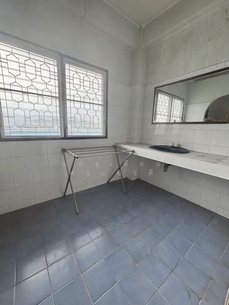 Building and warehouse for sale Sukhumvit rd. Seaview Near Symphony condo Chonburi Thailand, Chon Buri (Pattaya), 541 สุขุมวิท, Mhueng, Muang Chon Buri, Chon Buri (Pattaya), , 960 sqm, Shophouse For Sale, by แสงเดือน คงแนวดี, 10702941 - DDproperty.com