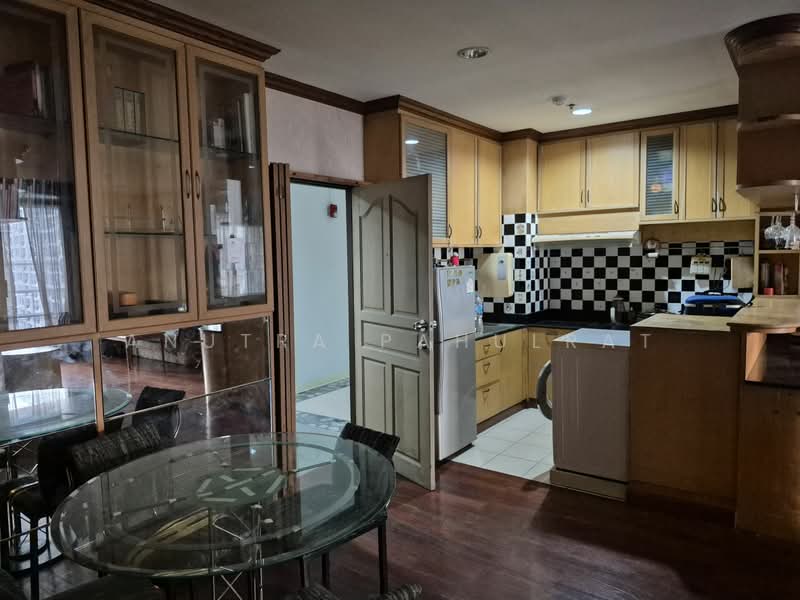 Pathumwan Resort, Bangkok, Phayathai Road, Thanon Phaya Thai, Ratchathewi, Bangkok, 2 Bedrooms, 75 sqm, Condo For Sale, by Anutra Pahulrat, 10705408 - DDproperty.com
