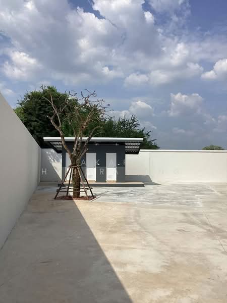 ให้เช่าโกดัง พร้อมออฟฟิศ เลียบคลองสี่วา นาดี อำเภอเมือง สมุทรสาคร พื้นที่ 1,339 ตรม, Samut Sakhon, Na Di, Muang Samut Sakhon, Samut Sakhon, , 1,300 sqm, Warehouse/Factory For Rent, by Jakarin Houpramong, 10709396 - DDproperty.com