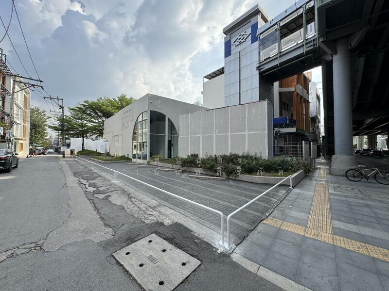 For Rent - ให้เช่าที่ดินพร้อมอาคาร ติดถนนใหญ่ ซอยจรัญสนิทวงศ์ 74/1 ตำบลบางอ้อ อำเภอบางพลัด จังหวัดกรุงเทพมหานคร, Bangkok