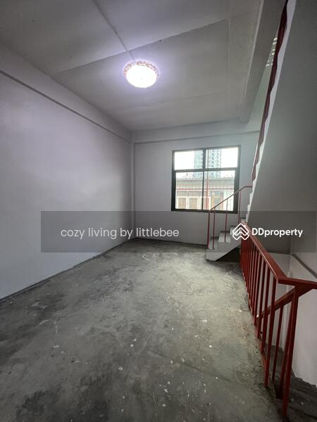 ให้เช่า - อาคารพาณิชย์ 4.5 ชั้น สี่แยกบางนา ฝั่งตลาดบางนา, กรุงเทพ