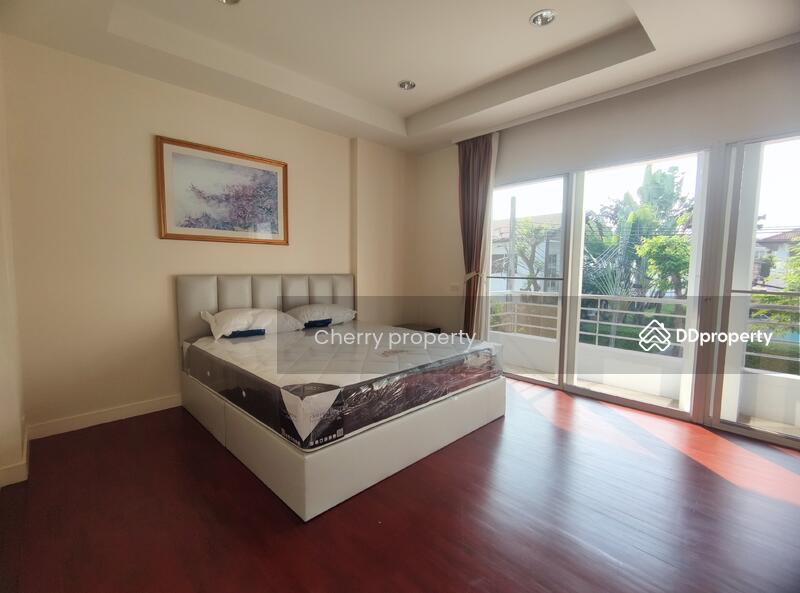 Bangkok Villa, Bangkok, Pradit Manutham Road, Wang Thonglang, Bangkok, 4 Bedrooms, 300 sqm, Single Detached House For Rent, by Tamita Kongsoithong, 10722325 - DDproperty.com