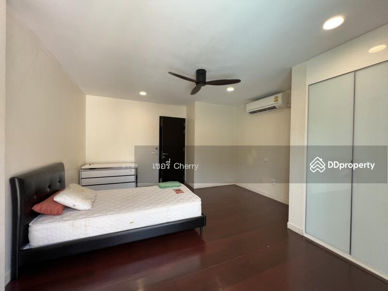 Bangkok Villa, Bangkok, Pradit Manutham Road, Wang Thonglang, Bangkok, 4 Bedrooms, 300 sqm, Single Detached House For Rent, by Tamita Kongsoithong, 10722325 - DDproperty.com
