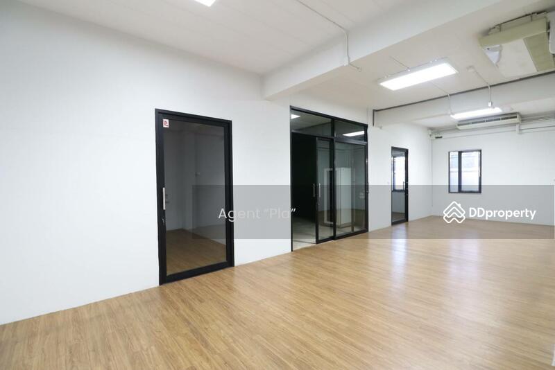 Beautiful decorated office building for rent near Bangkok Hospital Soi Soonvijai (SPSP516), Bangkok, Bang Kapi, Huai Khwang, Bangkok, , 1,500 sqm, Office Space For Rent, by Agent “Pla”, 10725463 - DDproperty.com