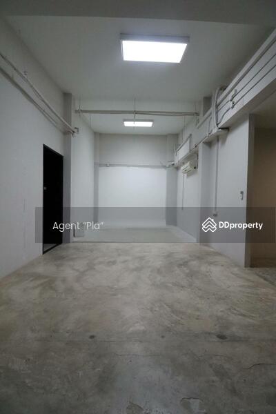 Beautiful decorated office building for rent near Bangkok Hospital Soi Soonvijai (SPSP516), Bangkok, Bang Kapi, Huai Khwang, Bangkok, , 1,500 sqm, Office Space For Rent, by Agent “Pla”, 10725463 - DDproperty.com