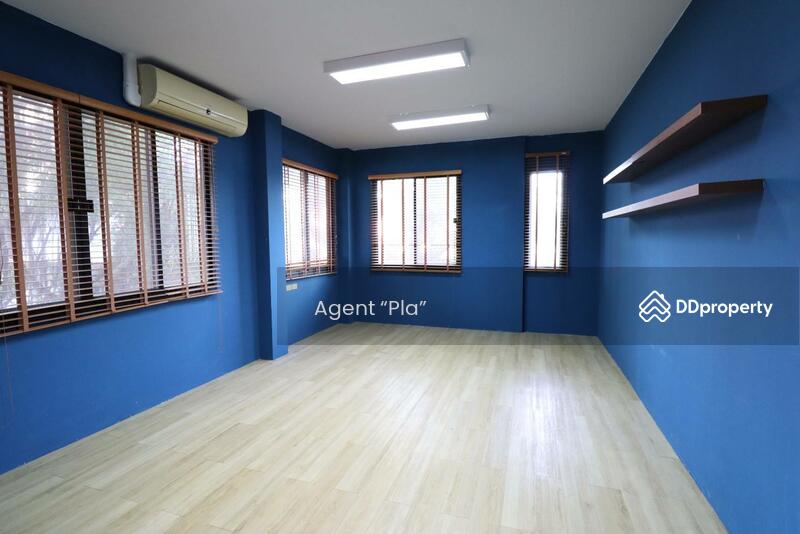 Beautiful decorated office building for rent near Bangkok Hospital Soi Soonvijai (SPSP516), Bangkok, Bang Kapi, Huai Khwang, Bangkok, , 1,500 sqm, Office Space For Rent, by Agent “Pla”, 10725463 - DDproperty.com