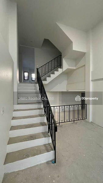 For Sale - For Sale Bangkok Town House Chaloem Phrakiat Rama 9 MRT Si Udom Prawet BRE19164, Bangkok