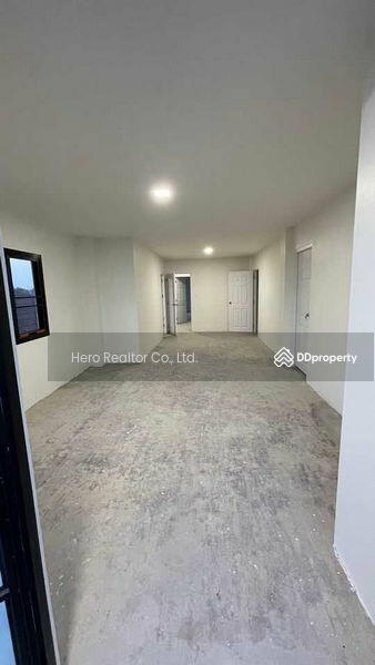 For Sale - For Sale Bangkok Town House Chaloem Phrakiat Rama 9 MRT Si Udom Prawet BRE19164, Bangkok