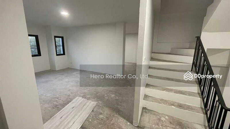 For Sale - For Sale Bangkok Town House Chaloem Phrakiat Rama 9 MRT Si Udom Prawet BRE19164, Bangkok
