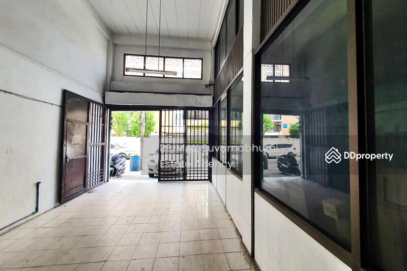 For Rent - For rent, commercial building, 3.5 floors, 2 units, Bangna-Trad Road. Can register a company, Samut Prakan